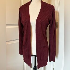Maroon open cardigan with pockets long